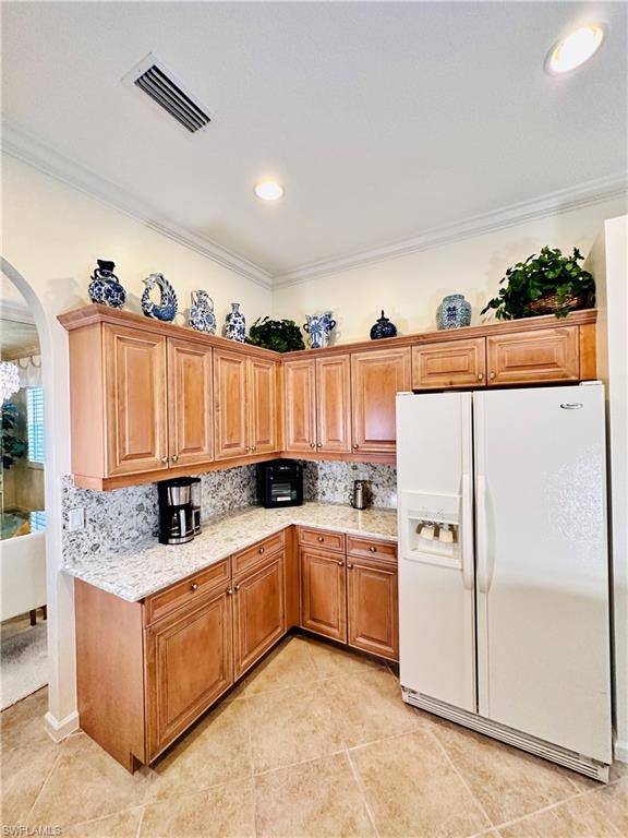 16152 Parque Ln Property Photo 12