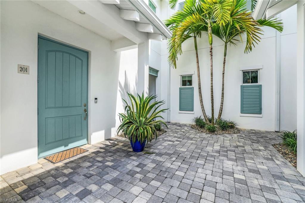 8936 Saint Lucia Dr # 201 Property Photo 4