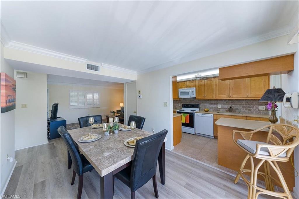 788 Park Shore Dr # F20 Property Photo 8