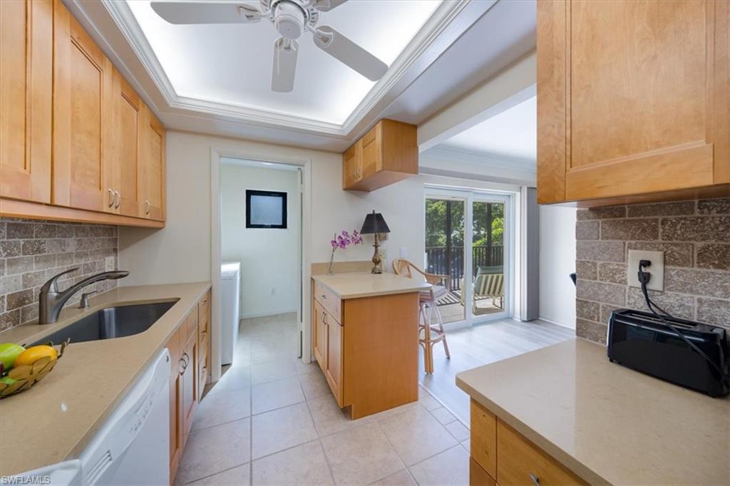 788 Park Shore Dr # F20 Property Photo 11