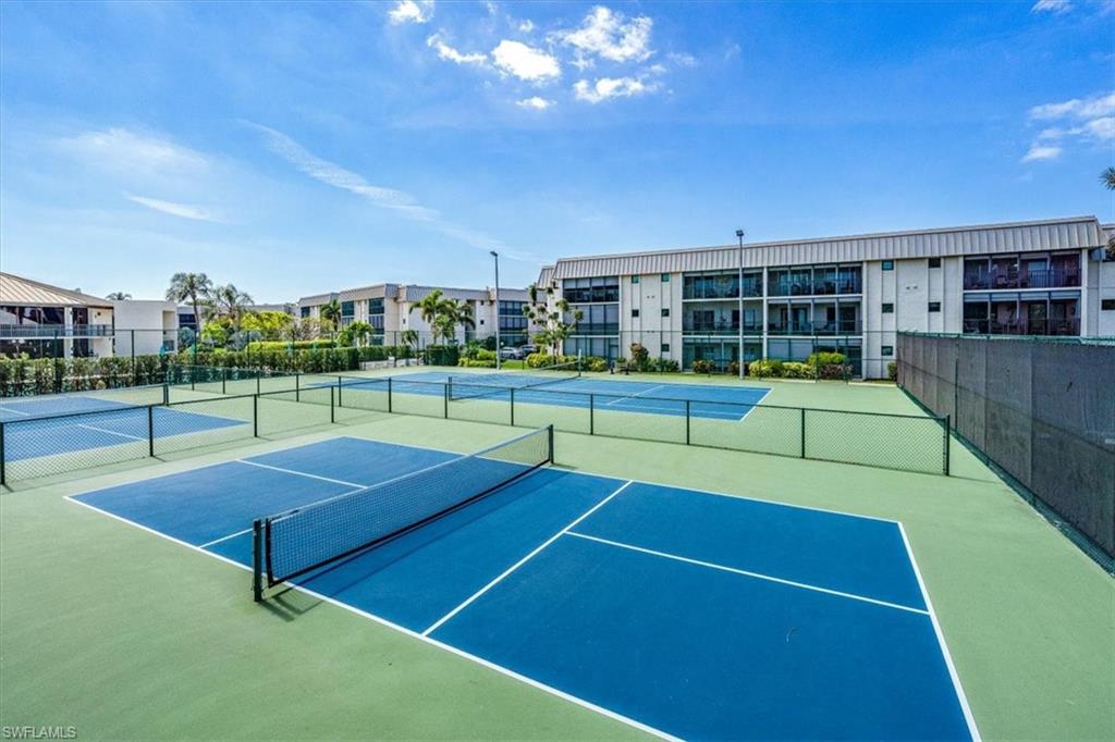788 Park Shore Dr # F20 Property Photo 26
