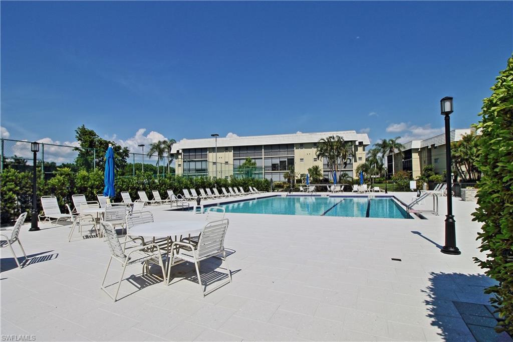 788 Park Shore Dr # F20 Property Photo 28