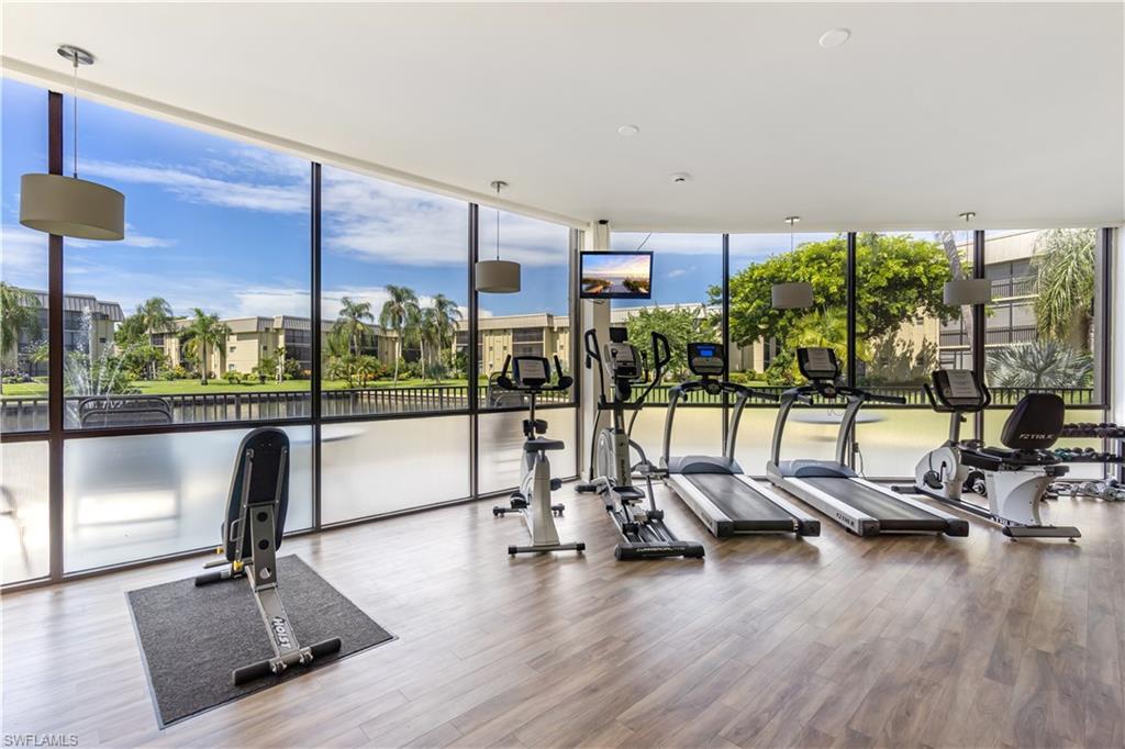 788 Park Shore Dr # F20 Property Photo 30
