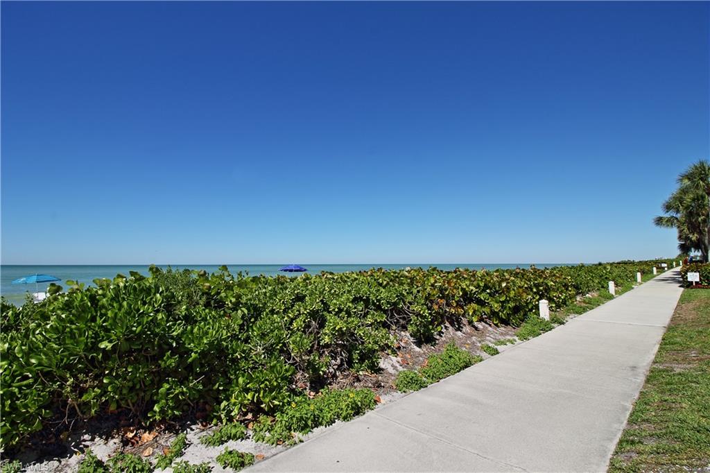 788 Park Shore Dr # F20 Property Photo 34