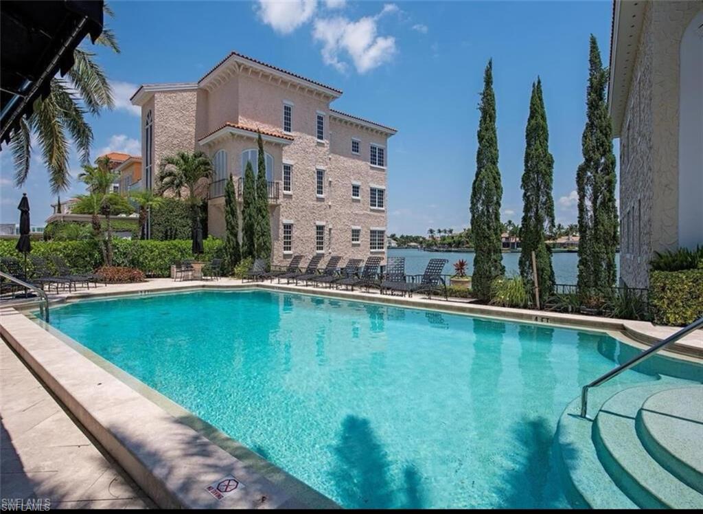 4000 Gulf Shore Blvd N # 900 Property Photo 11
