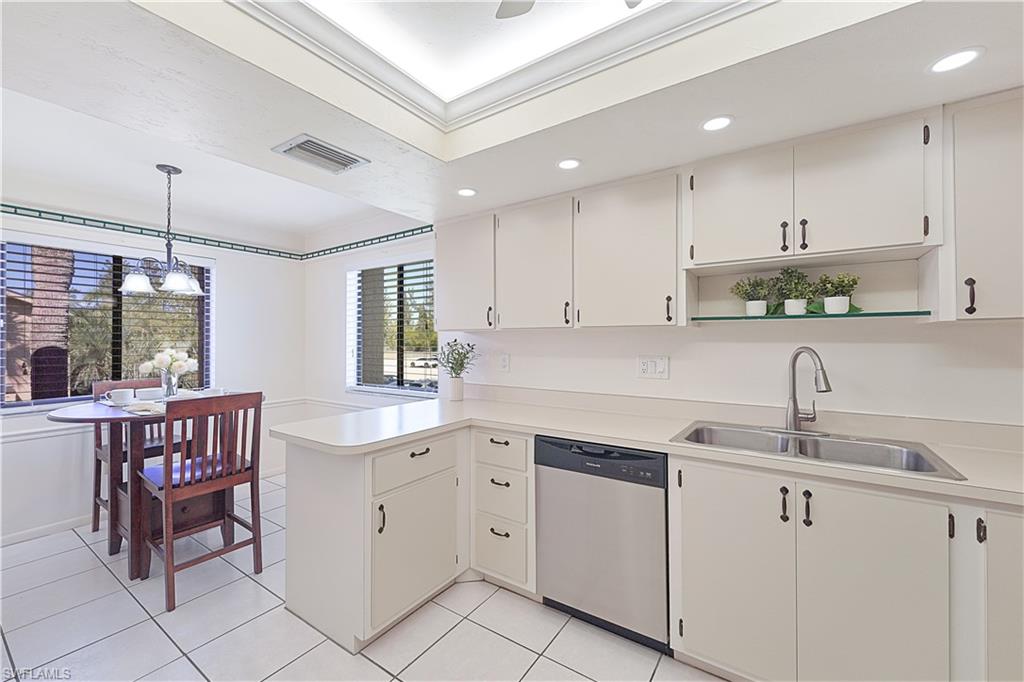 7116 Lakeridge Ct # 205 Property Photo 4