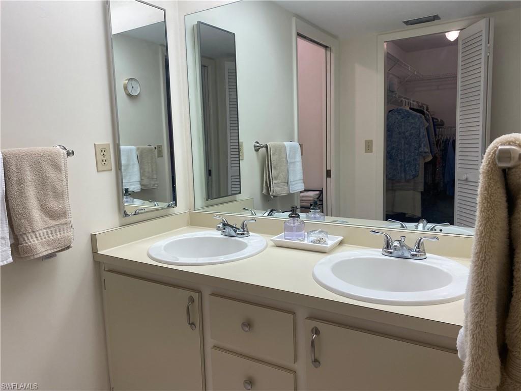 7116 Lakeridge Ct # 205 Property Photo 11