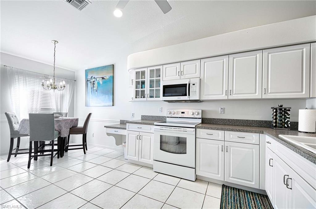 8535 Ibis Cove Cir # M661 Property Photo 3