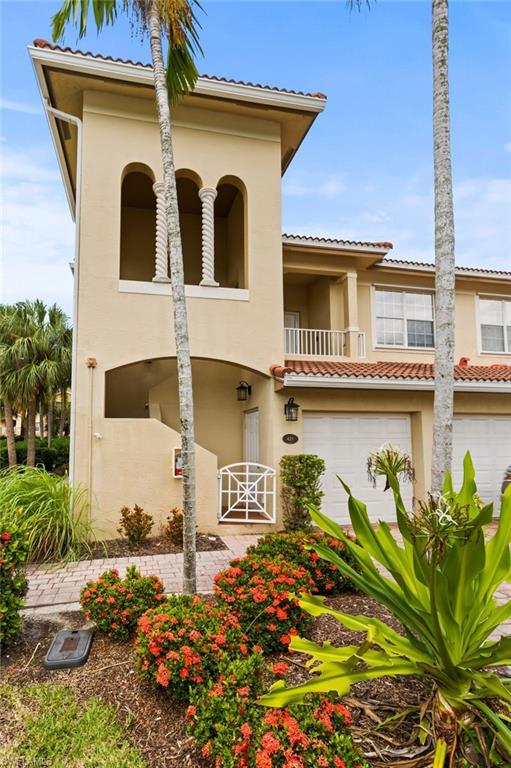 8521 Oakshade Cir # 421 Property Photo 1