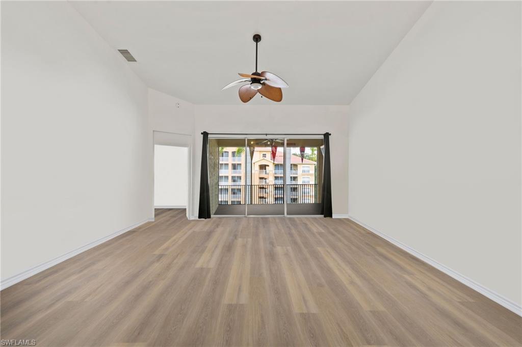 8521 Oakshade Cir # 421 Property Photo 4