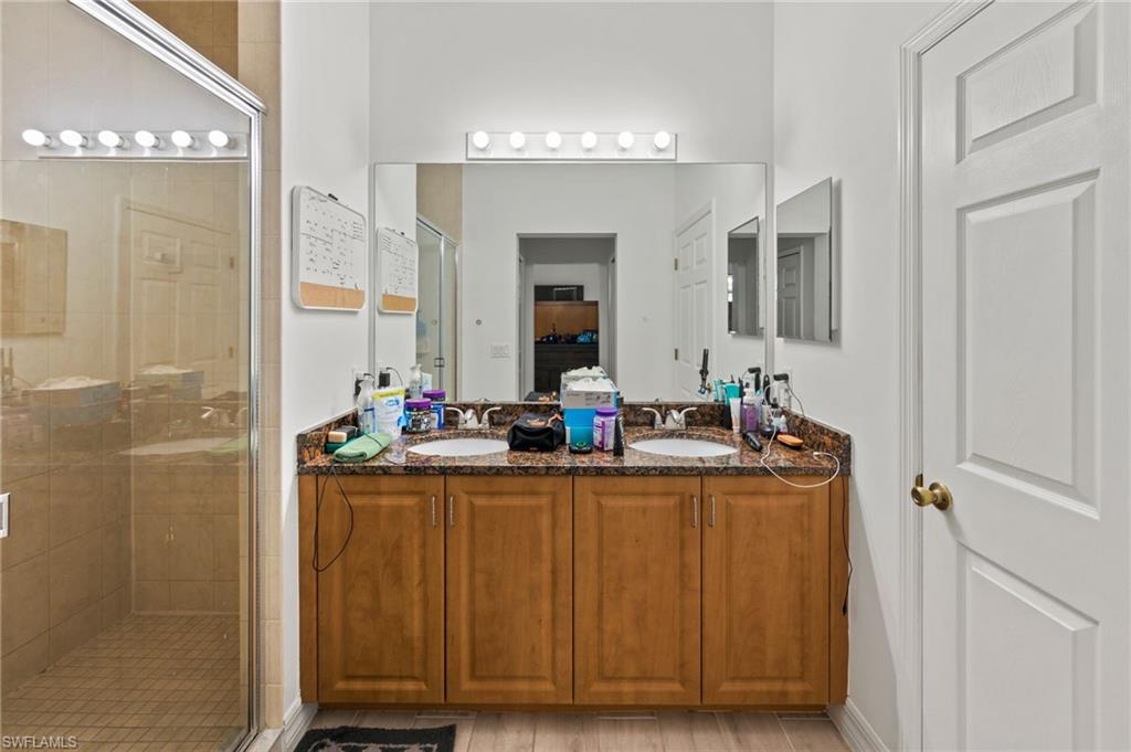 8521 Oakshade Cir # 421 Property Photo 16