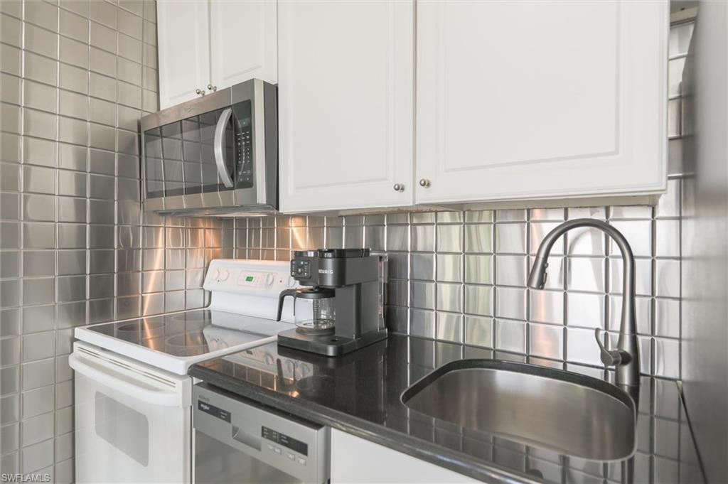 7360 Estero Blvd 1103 Property Photo 4