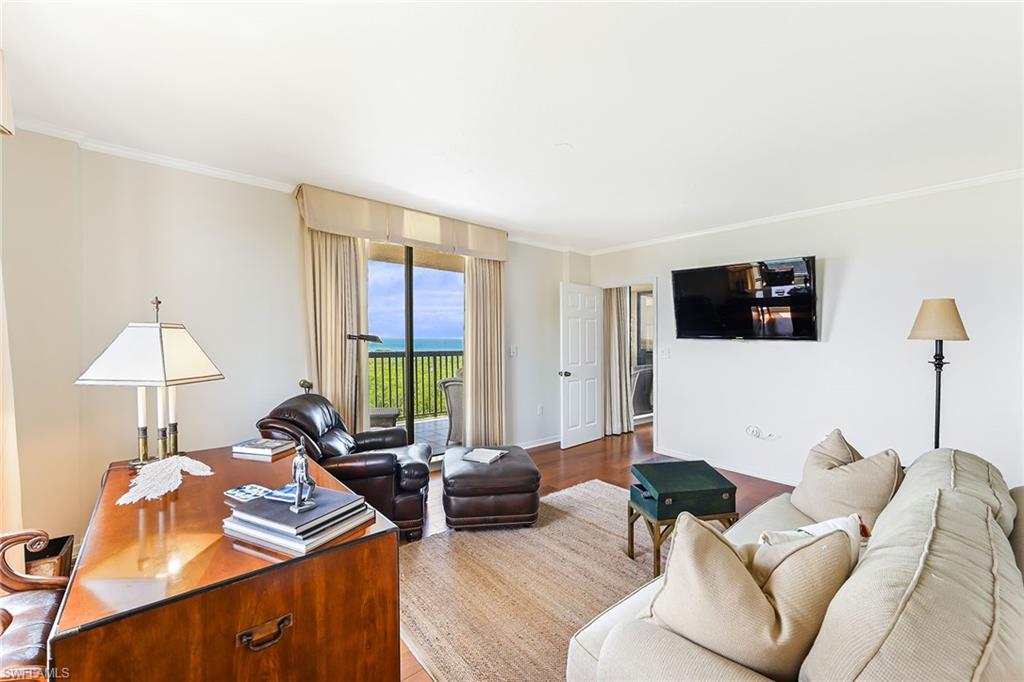 6075 Pelican Bay Blvd # 1105 Property Photo 18