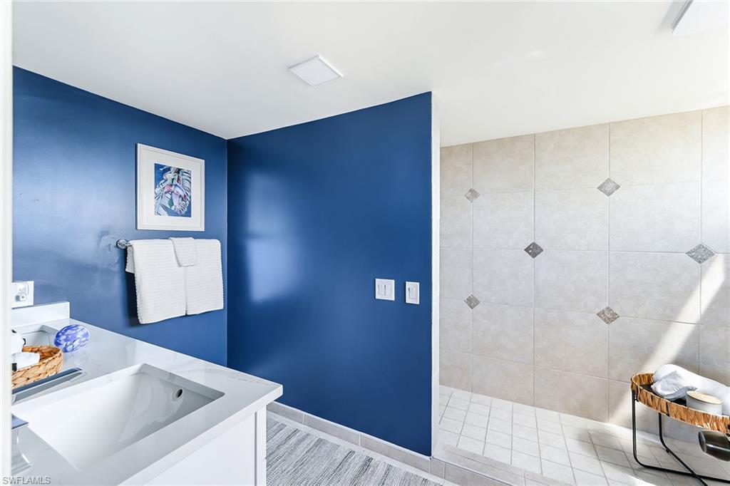 6075 Pelican Bay Blvd # 1105 Property Photo 19