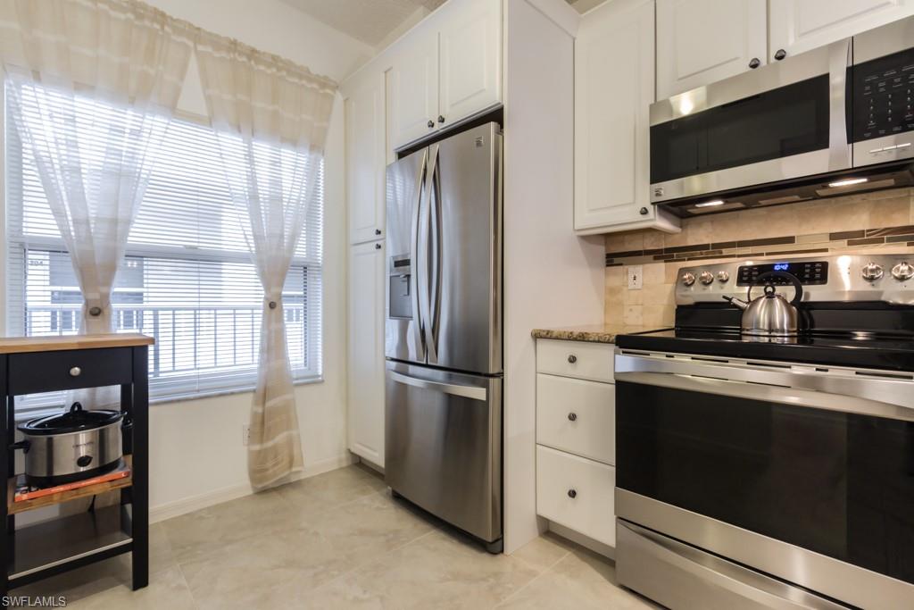 1044 Woodshire Ln # 210 Property Photo 3