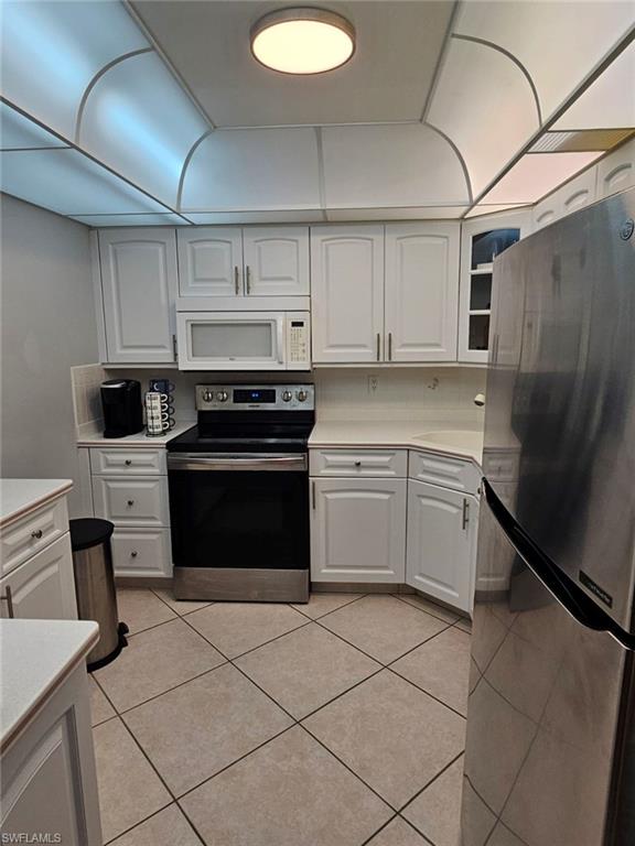 320 Seaview Ct # 608 Property Photo 6