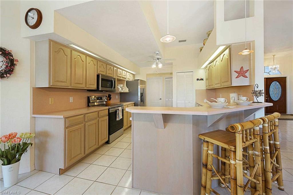 105 Sw 39th Pl Property Photo 6