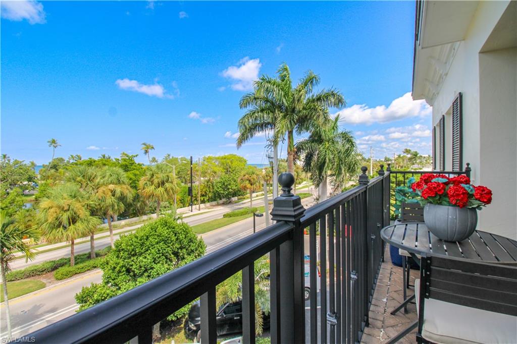 1400 Gulf Shore Blvd N # 301 Property Photo 38