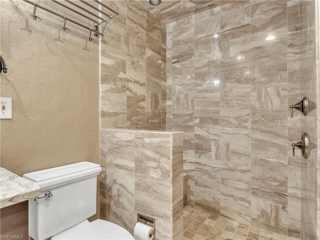 4924 Tudor Dr # 203 Property Photo 18