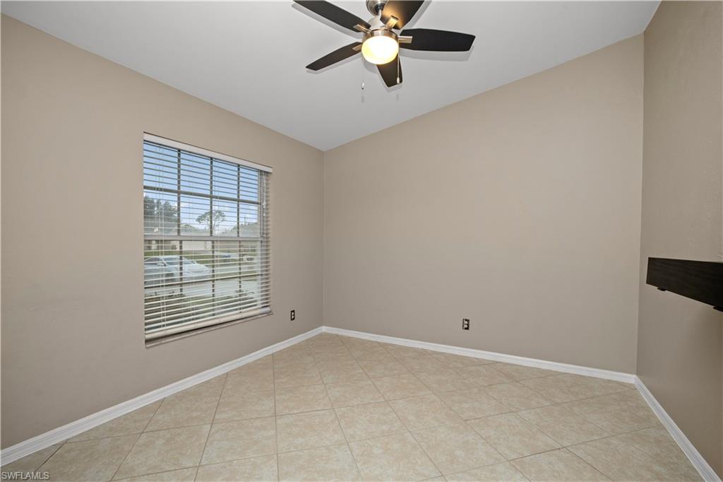 431 Sw 19th Ter Property Photo 3