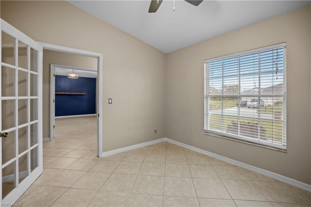 431 Sw 19th Ter Property Photo 4