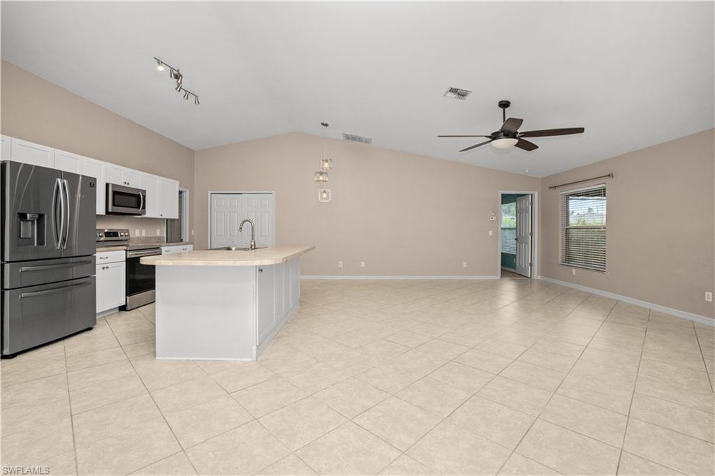 431 Sw 19th Ter Property Photo 12