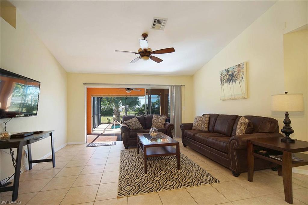 1916 Nw 13th Pl Property Photo 5