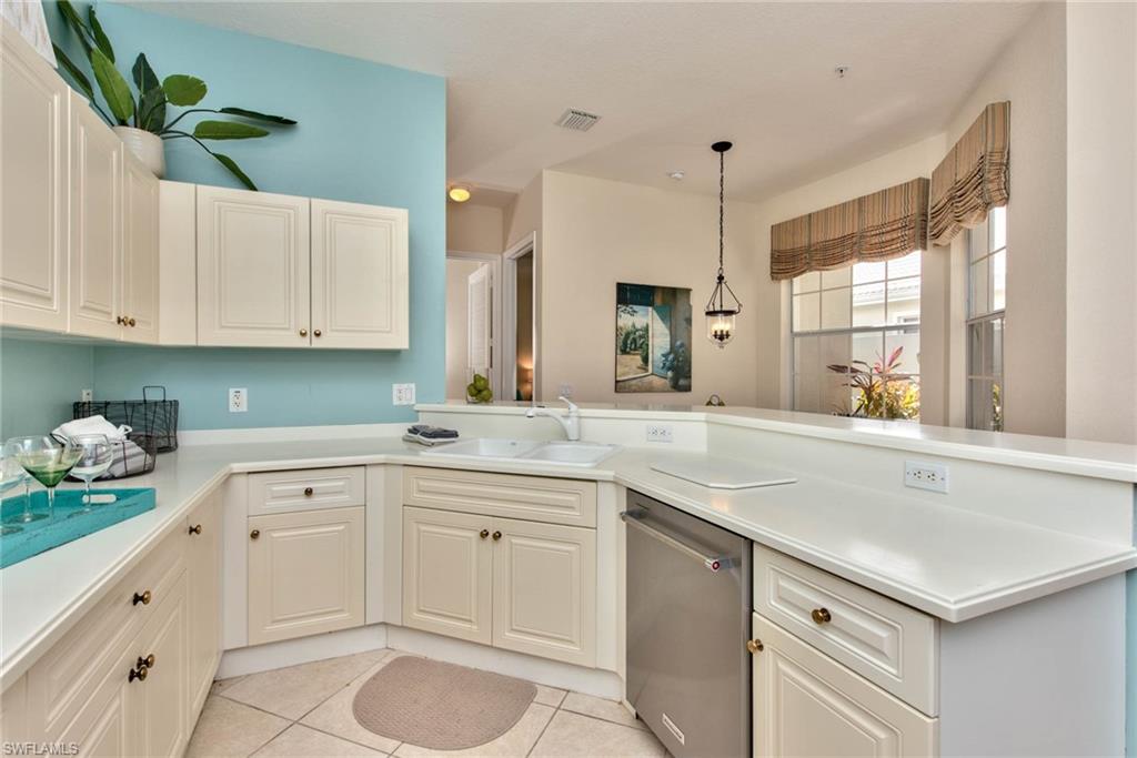 4529 Cardinal Cove Ln # 7 Property Photo 6
