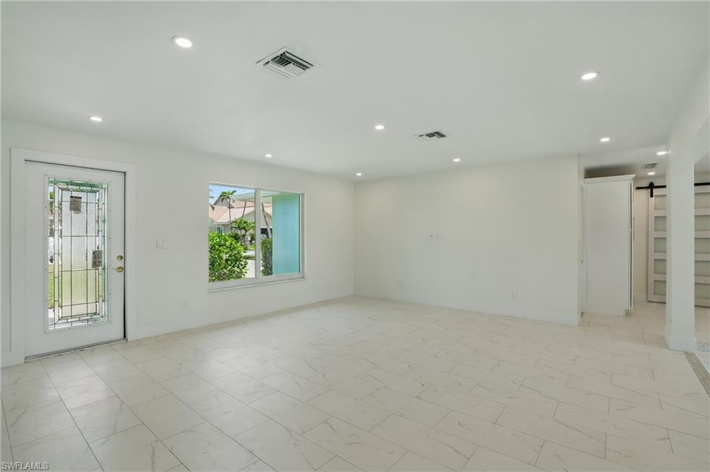 8 Bayview Blvd Property Photo 7