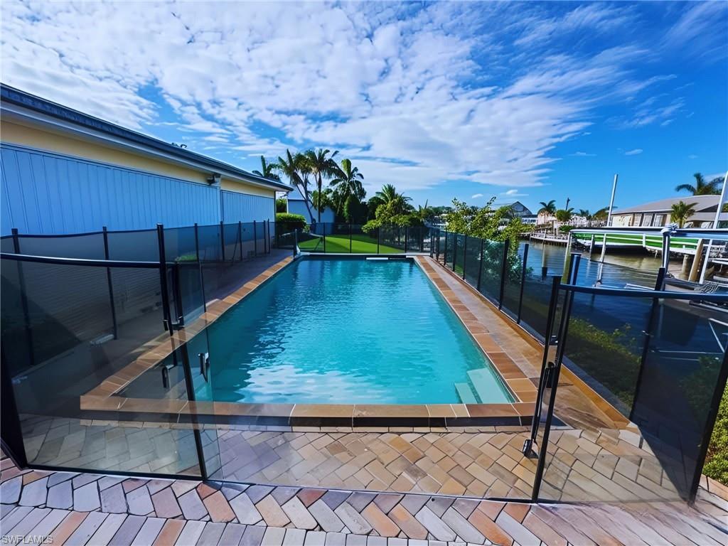 12 Bayview Blvd Property Photo 2