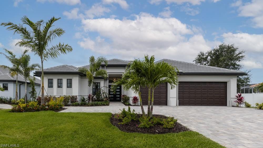 2579 Surfside Blvd Property Photo 2