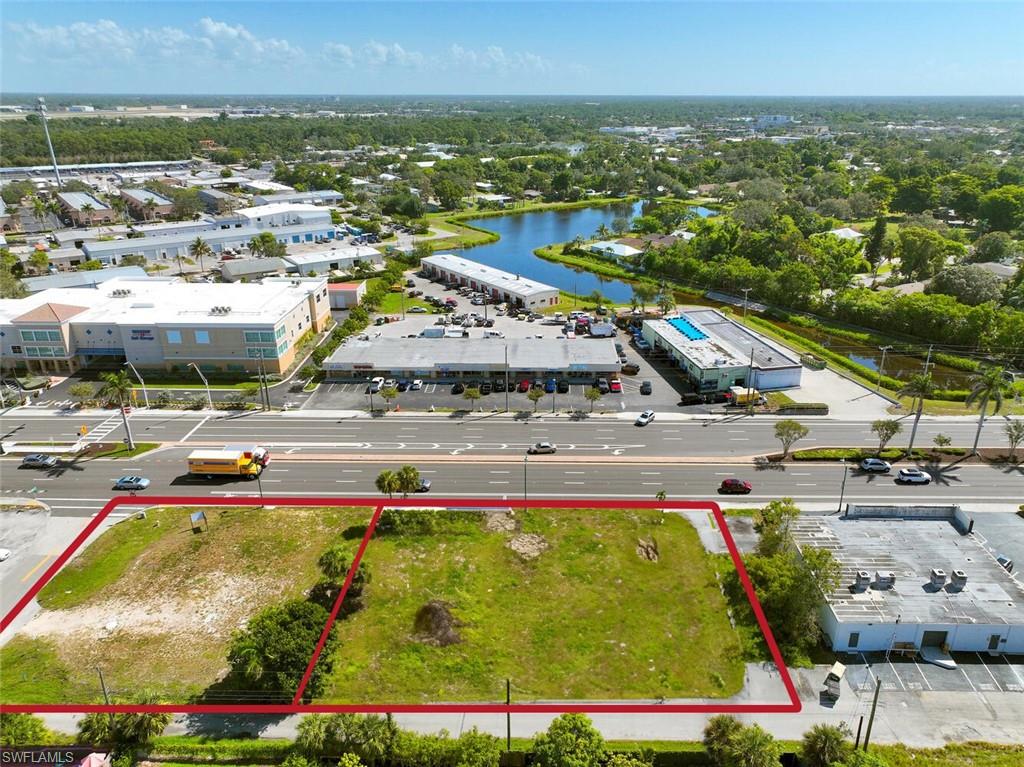 2364 Tamiami Trl E Property Photo 2