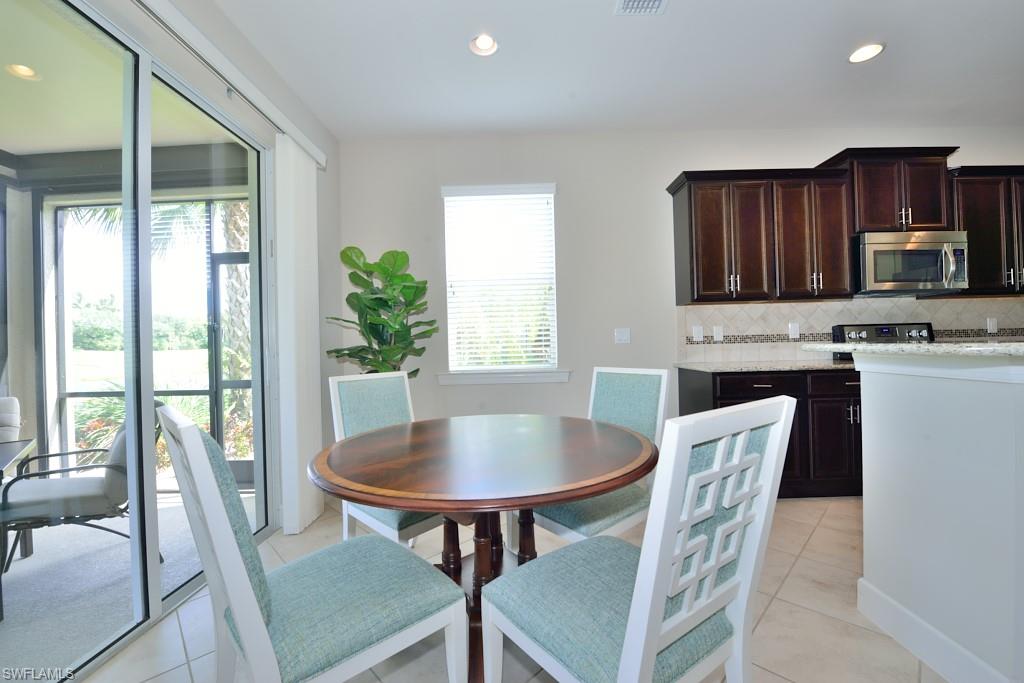 10271 Glastonbury Cir # 102 Property Photo 9