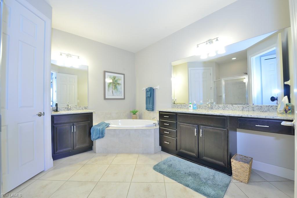 10271 Glastonbury Cir # 102 Property Photo 13