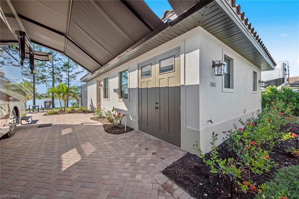 13863 Golden Palms Cir Property Photo 18