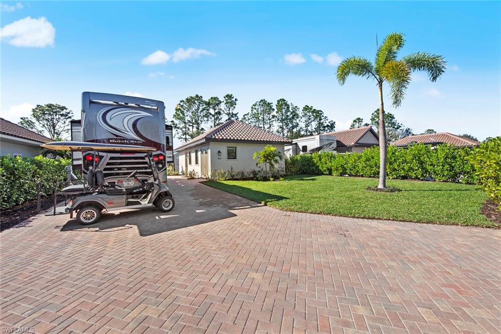 13863 Golden Palms Cir Property Photo 24
