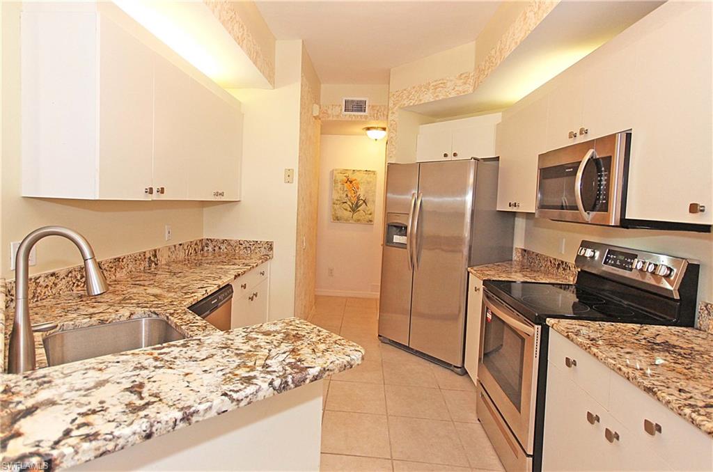 500 L'ambiance Cir # 104 Property Photo 4