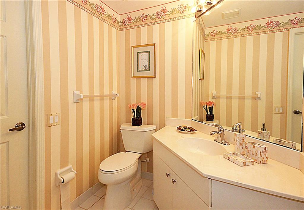 500 L'ambiance Cir # 104 Property Photo 11