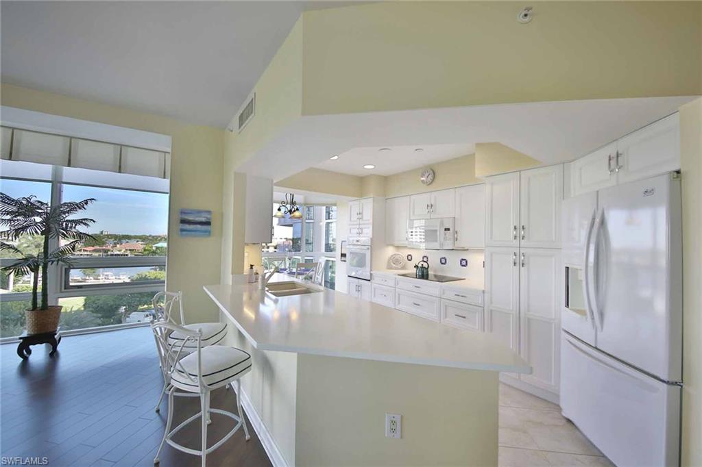 4255 Gulf Shore Blvd N # 407 Property Photo 5