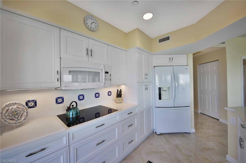 4255 Gulf Shore Blvd N # 407 Property Photo 6