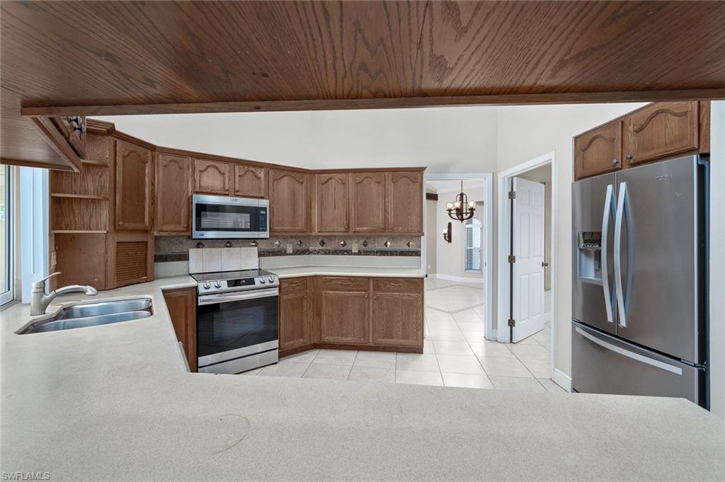 6975 Highland Park Cir Property Photo 7