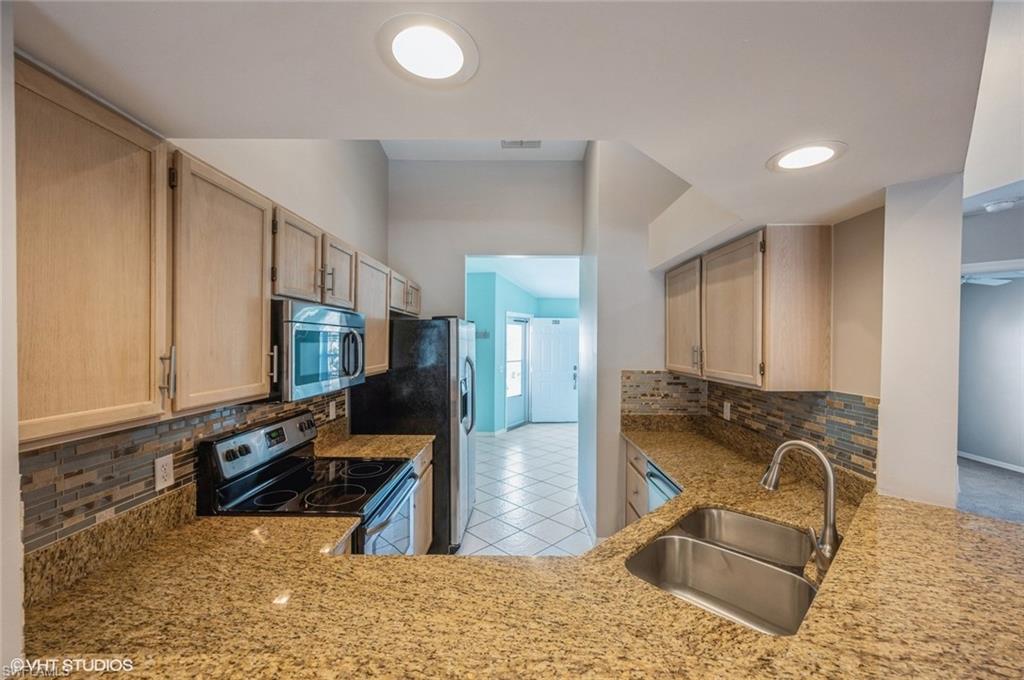 760 Wiggins Lake Dr # 203 Property Photo 10
