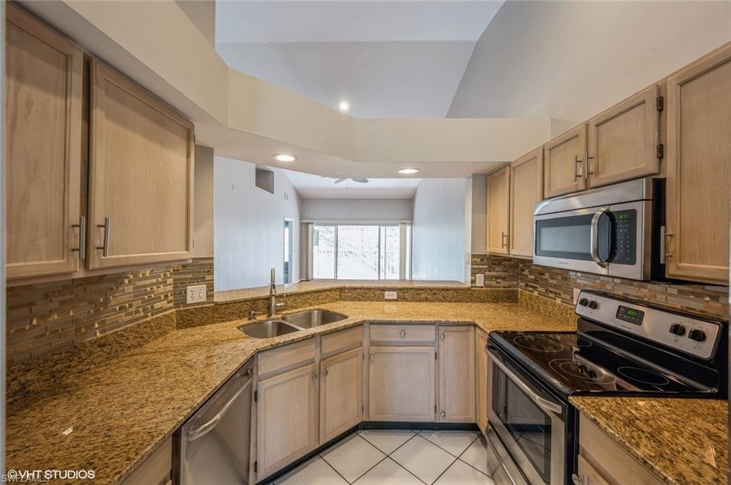 760 Wiggins Lake Dr # 203 Property Photo 11