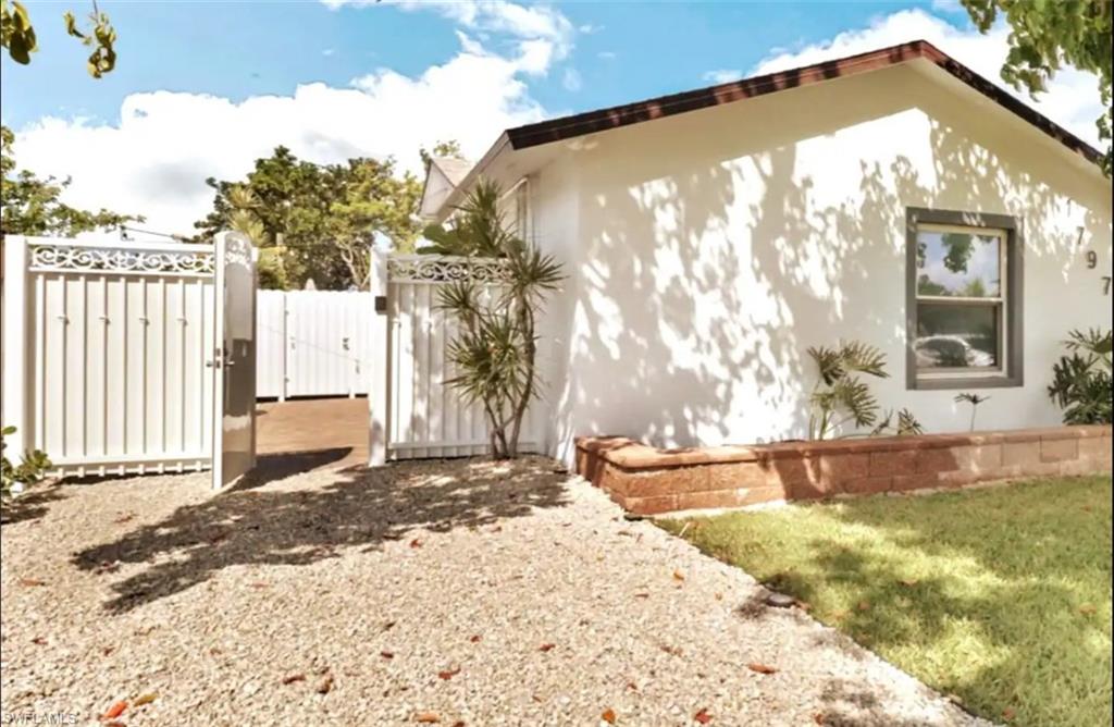 1797 42nd Ter Sw Property Photo 3