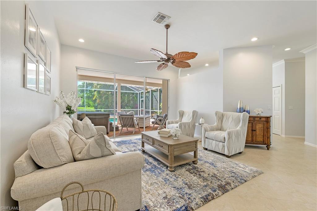 300 Wentworth Ct Property Photo 2