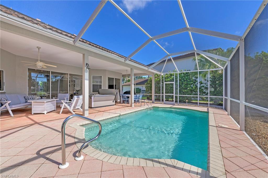 300 Wentworth Ct Property Photo 8