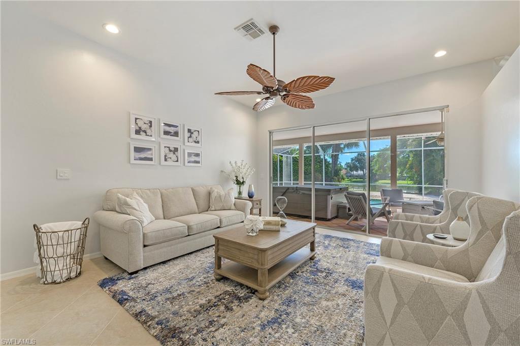 300 Wentworth Ct Property Photo 11