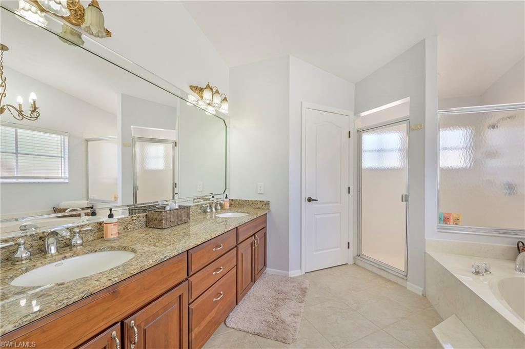 300 Wentworth Ct Property Photo 13