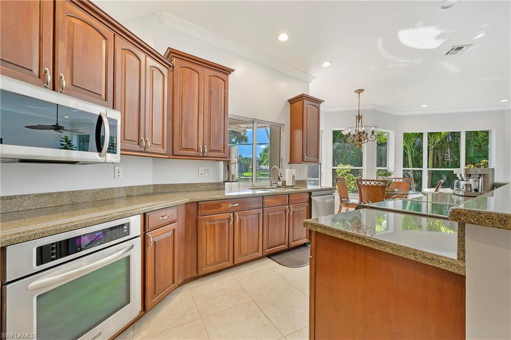 300 Wentworth Ct Property Photo 21