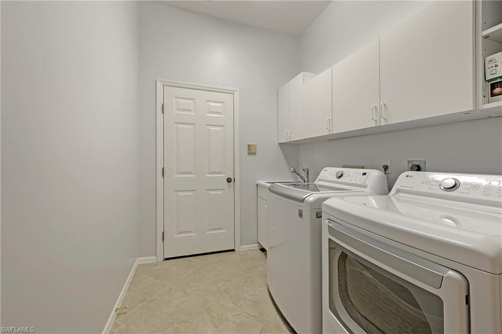 300 Wentworth Ct Property Photo 29